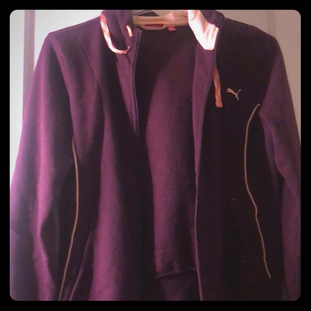 Maroon puma sweatshirt